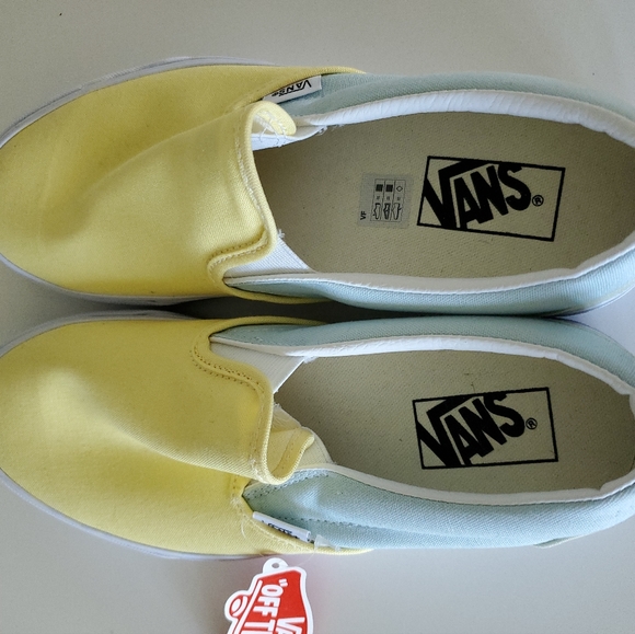 Womens Slip On Vans. NEW. Size 9.5 - Picture 3 of 4